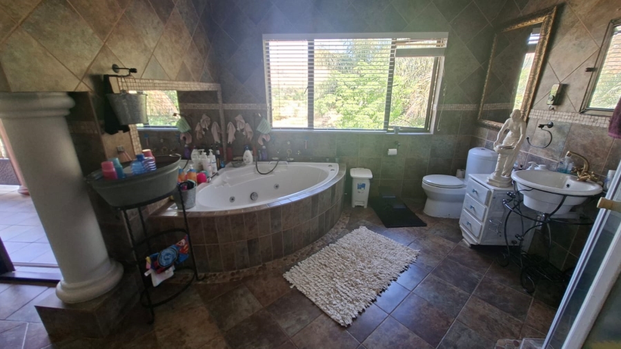 5 Bedroom Property for Sale in Rietvly A H North West